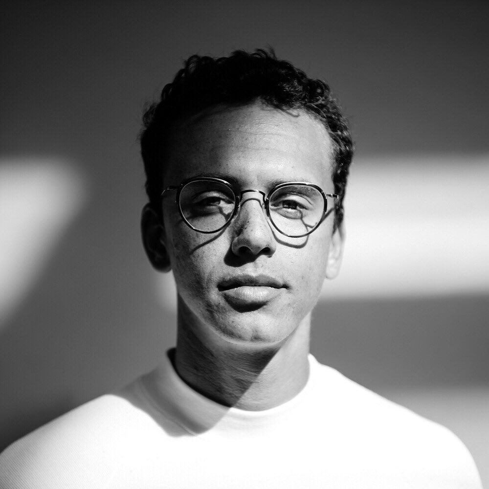 Logic rapper. Logic лысый. L o i c. L o i c. Logic ysiv.