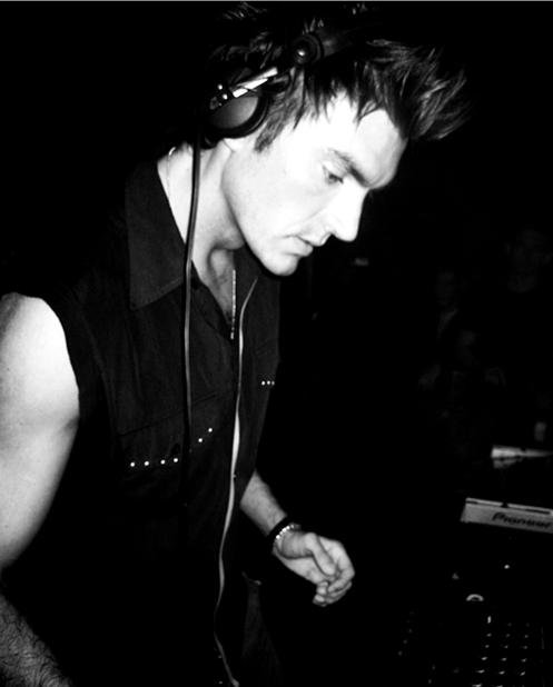 Axel f gabry ponte. Gabry ponte. габри понте eiffel 65. gabry ponte итальянский диджей. песня thunder gabry ponte.