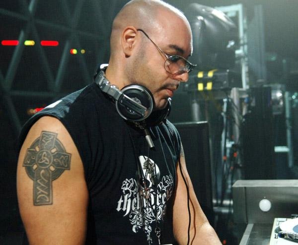 ROGER SANCHEZ - Lyrics, Playlists & Videos