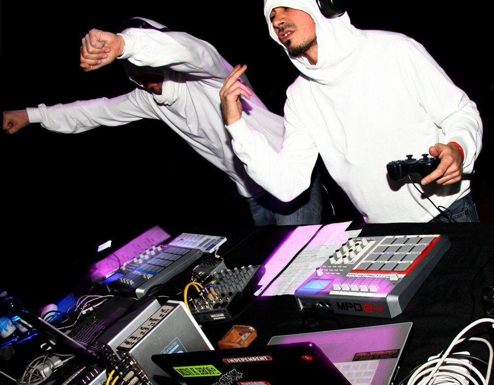 Sent us. Кнопки мессенджеров на сайт. Группа moderate альбомы. Email us. Sent us.