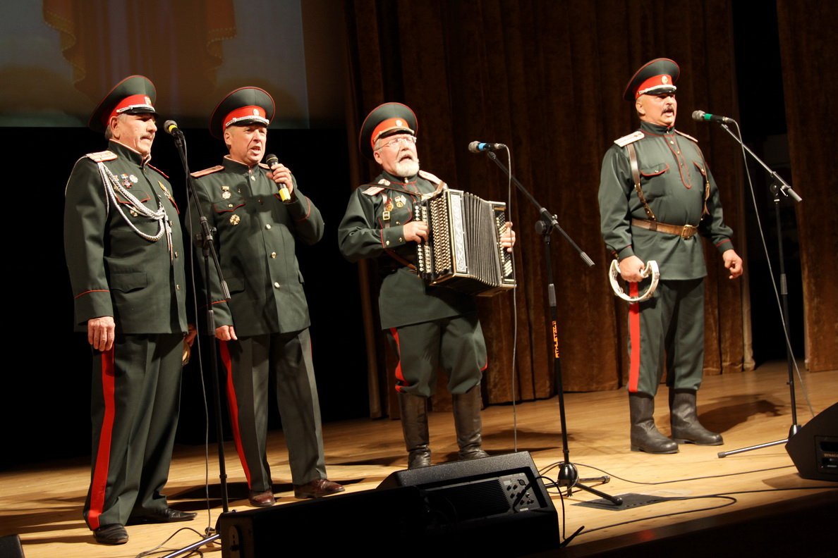 ойся ты ойся казачья. ойся ты , ойся монгол шуудан. ойся ты бойся слушать казачья песня. московский казачий хор ойся ты. ойся ты бойся слушать казачья песня.