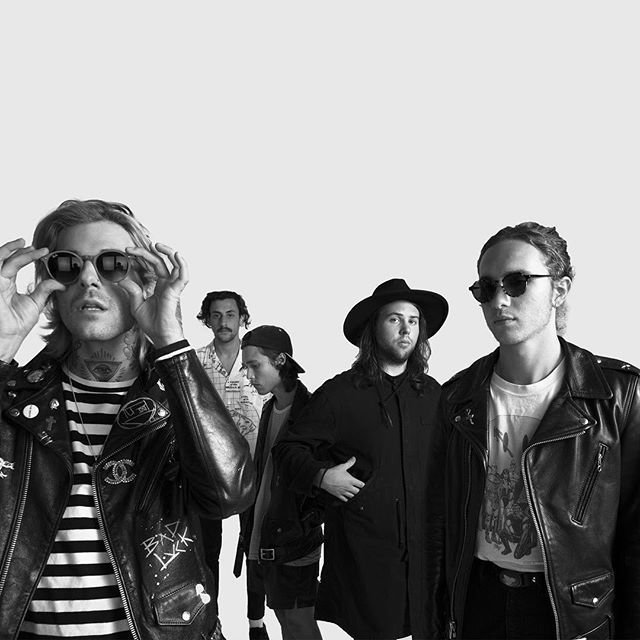 The Neighbourhood - Sweater weather (LIVE) KIIS FM 