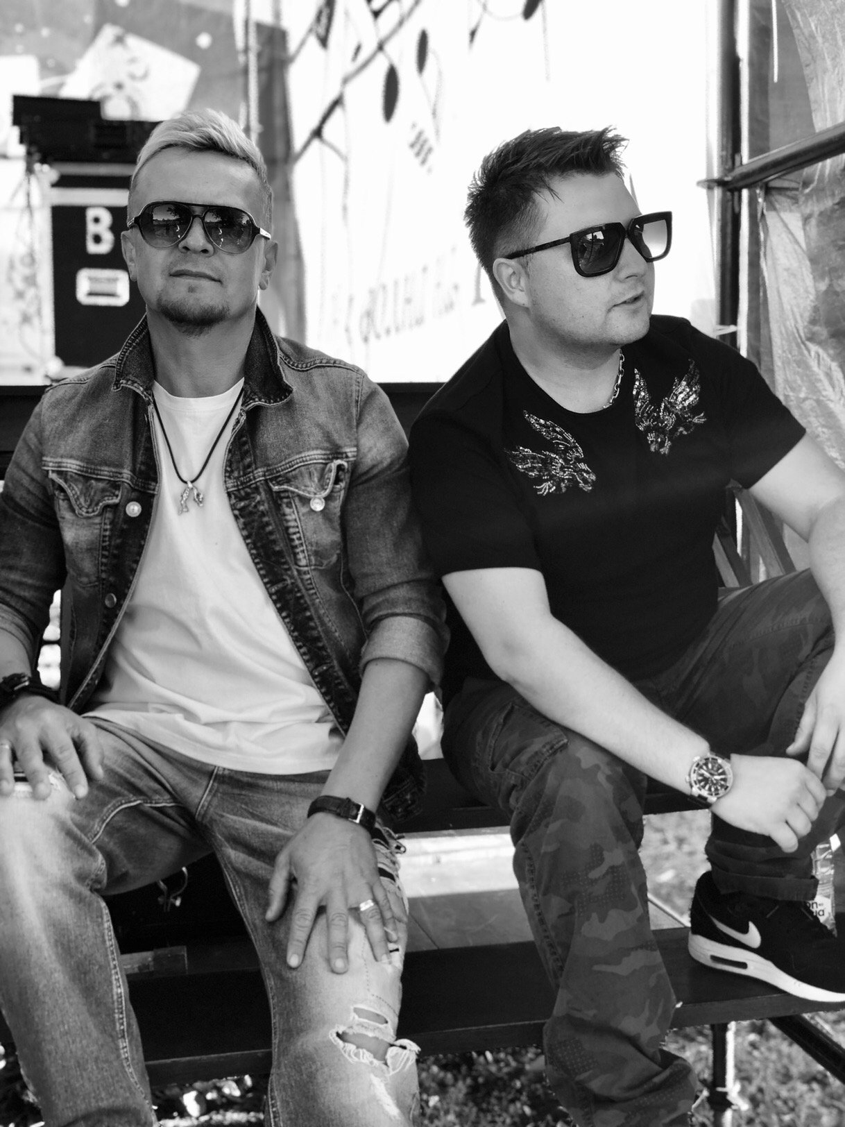 Tanir tyomcha. артём королев tyomcha. мало пацанам текст арчи. рэп юность. бригада трек.