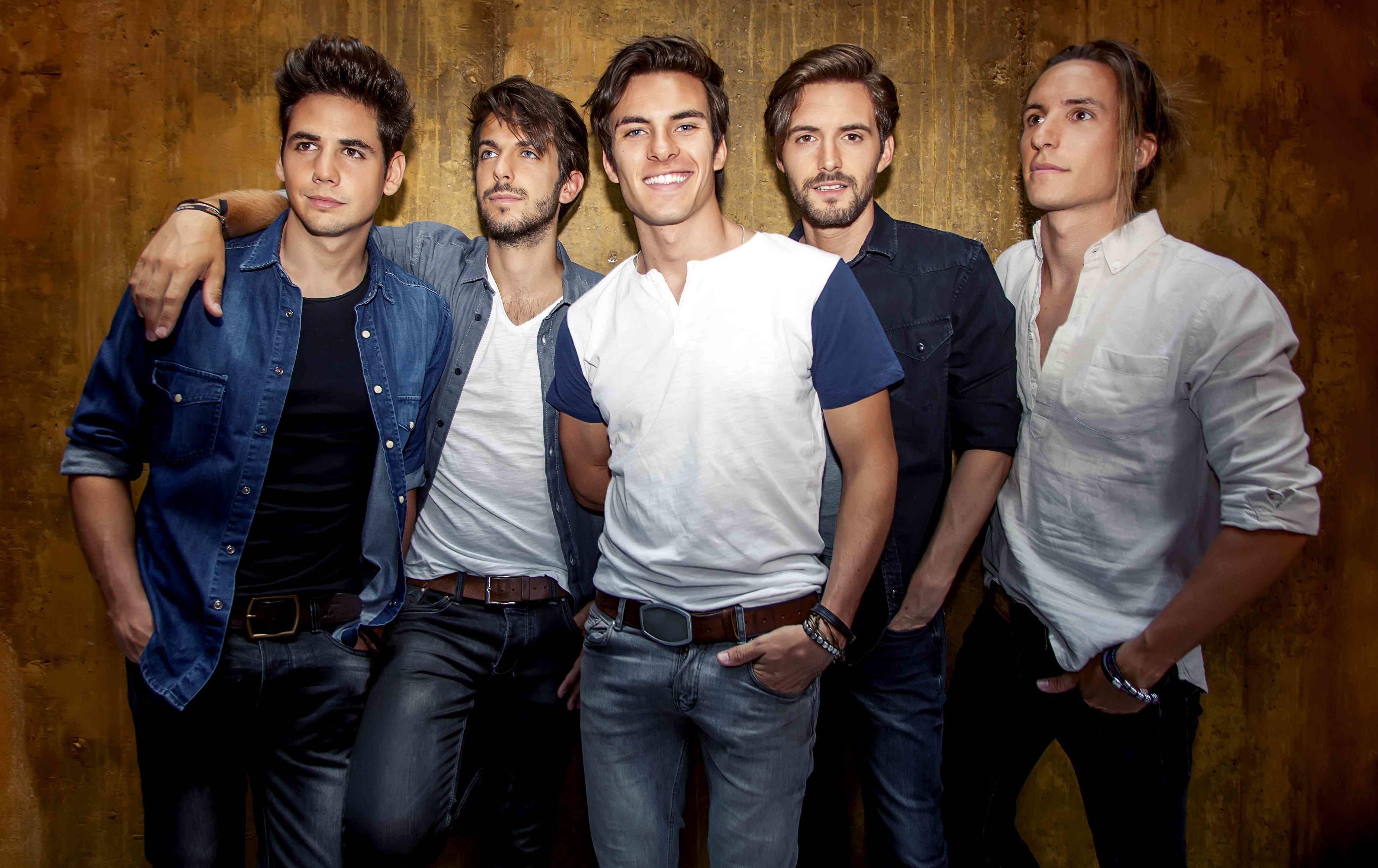 Песни группы 24. Dvicio. Dvicio группа. Dvicio Андрес Себальос. Dvicio 2022.