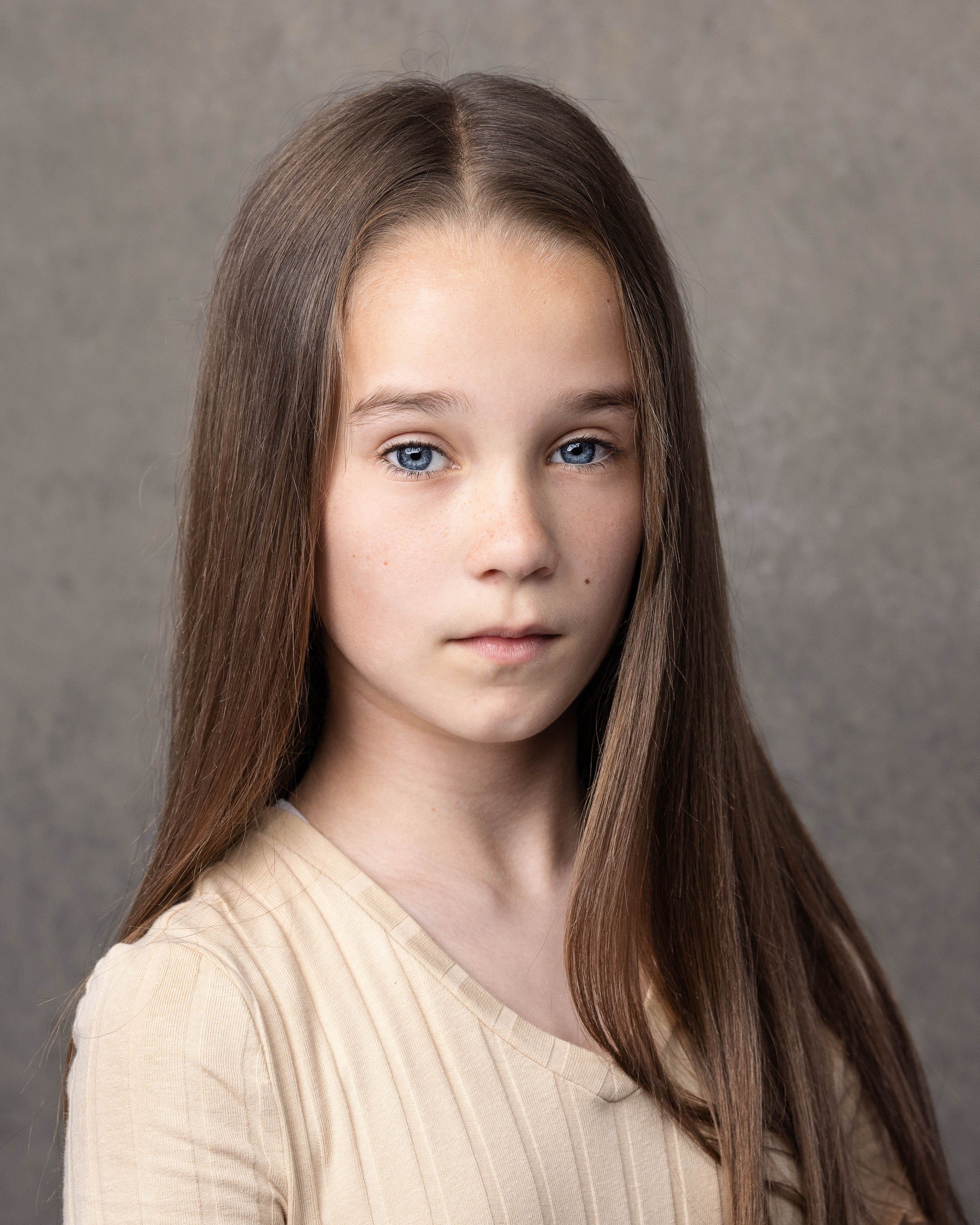 Alisha weir net worth