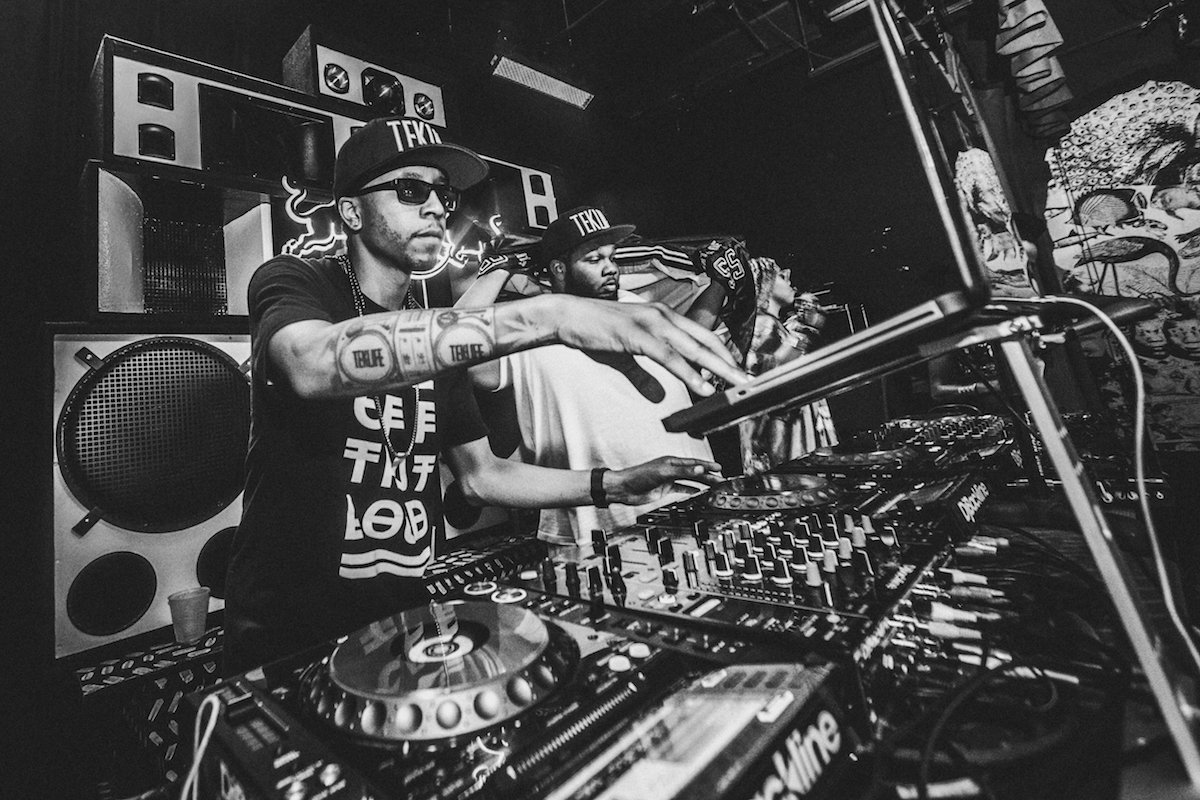 Dj q-ball. Technicolor dj dnb. Dj 2000-х черные. Featured dj. Featured dj.