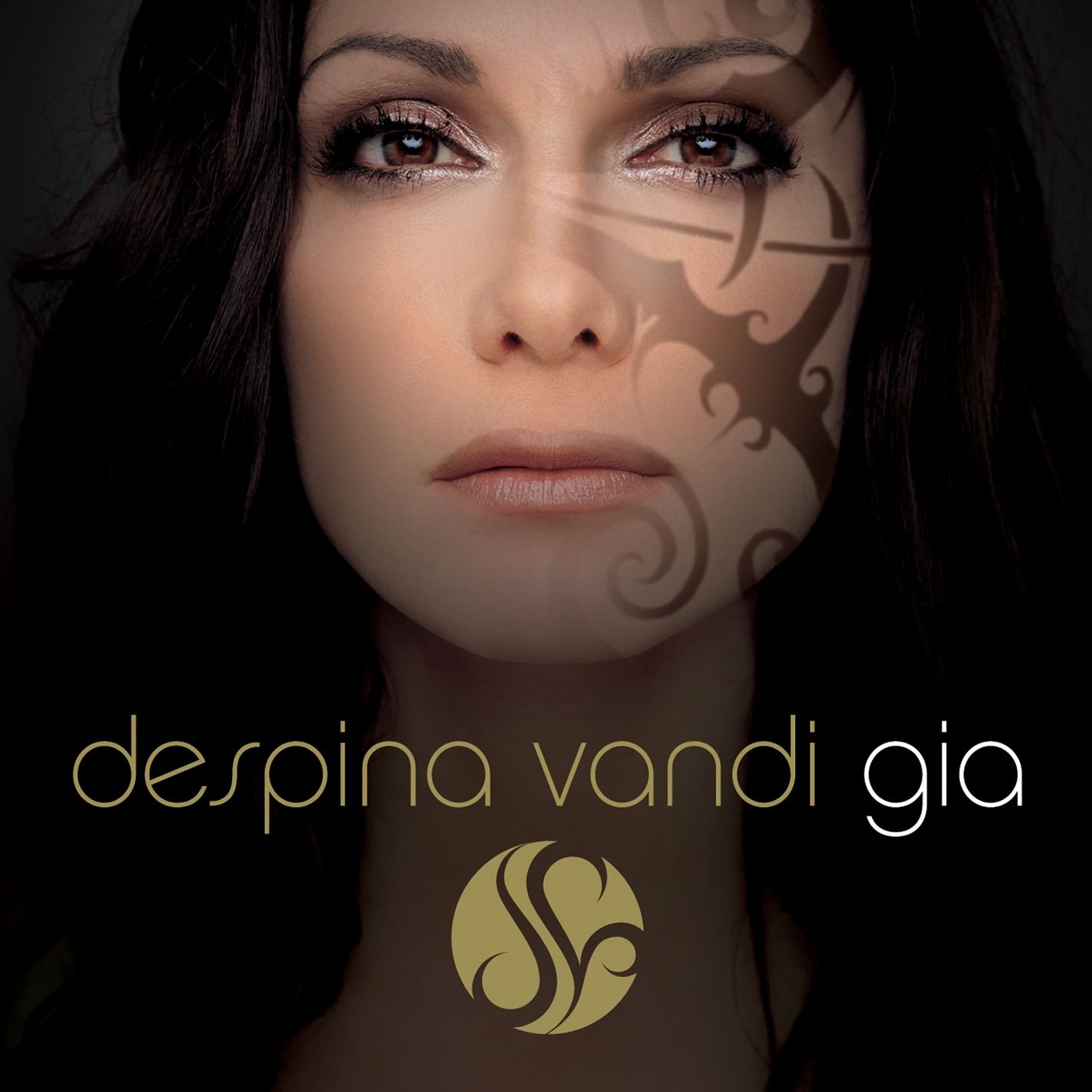 Christougenna — Despina Vandi | Last.fm