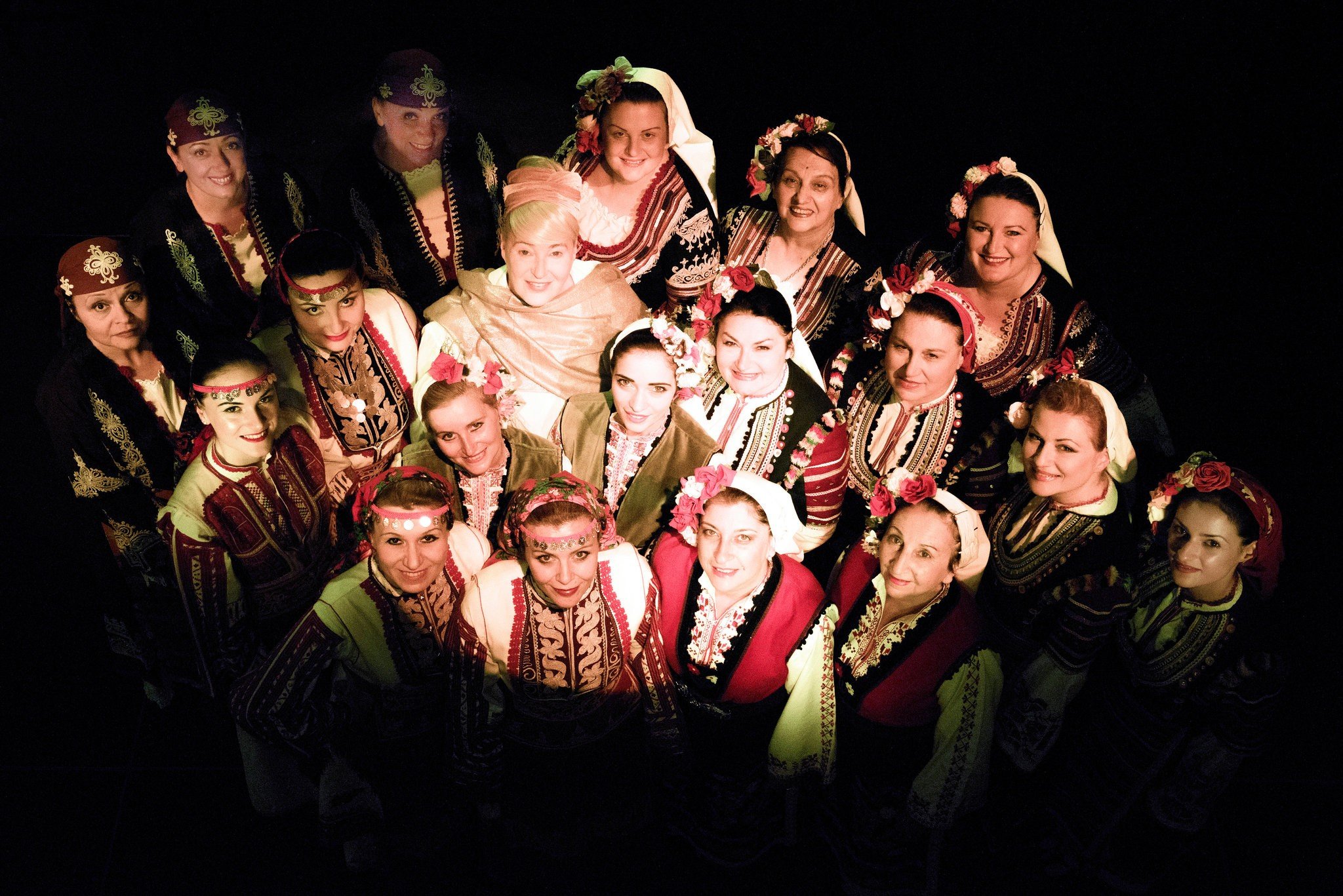 Bulgarian choir. Шедевры болгарской музыки. Bulgarian voices mountain tale. Bulgarian choir. Болгары песни народа.