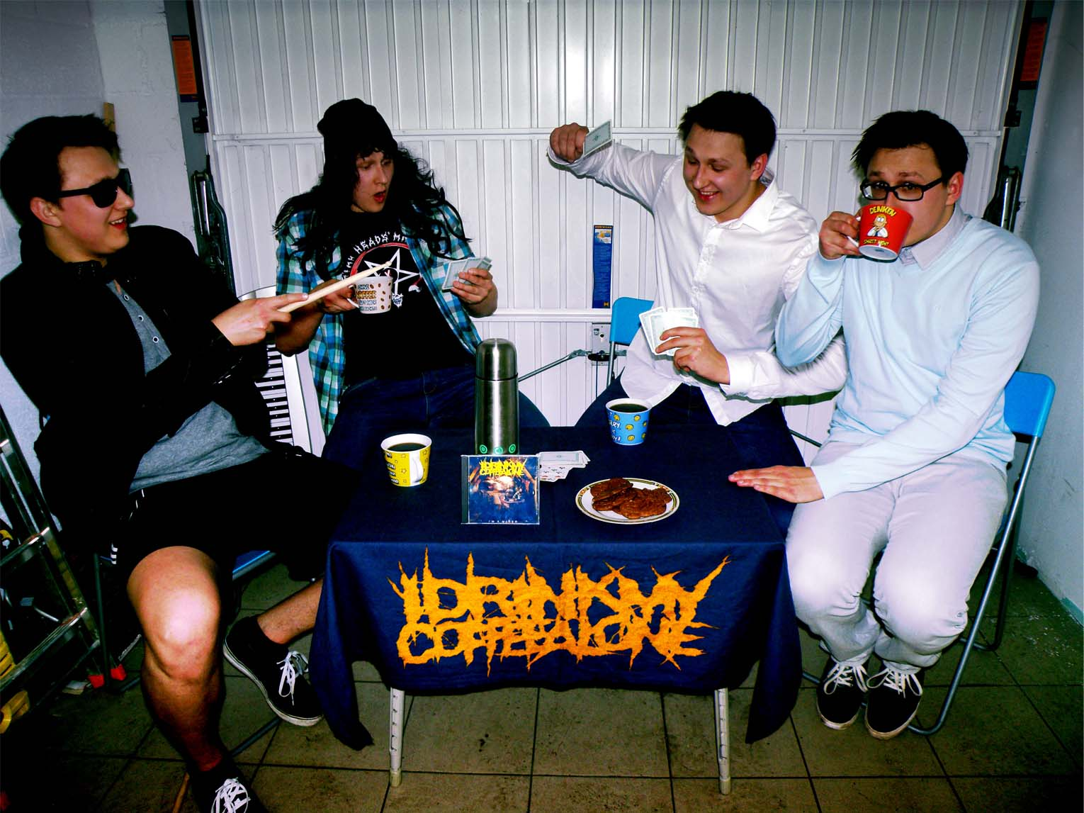 Девушка пьет кофе. One love coffee. Drink my coffee. Девушка с чашечкой кофе. Drink my coffee.