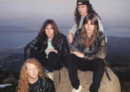 Frozen Doberman / Bonsai = CD(輸入盤，スラッシュメタル，オーストラリア，thrash metal，australia) FROZEN DOBERMAN BONSAI CD Album Spat Sounds Very Rare Signed **No