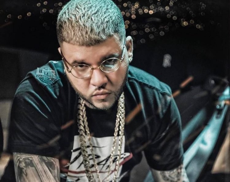 Farruko Lyrics Music News And Biography Metrolyrics