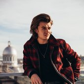 joe-keery-aaron-feaver-1-2.jpg