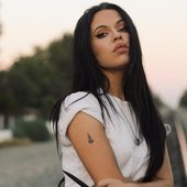 Kelsy Karter on Instagram_ _who tryna run away w l.jpg