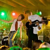 Live, 2009