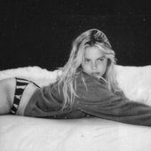b&w pfp