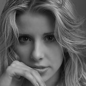 740full-melissa-schuman.jpg