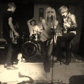 gemandthedeadheadslive6.jpg