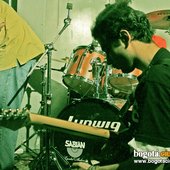 En vivo en B-bar 02 (02-04-2011 - Cortesía BCR)