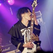 aoi midori licking his bass