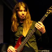 Wanja on Bass