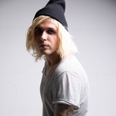 vcXqaqraN-w.jpg