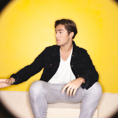 BENJAMIN INGROSSO YELLOW PHOTOSHOOT