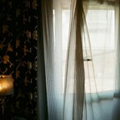 What do you see when the windows close?