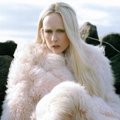 Allie X by Olga Ush