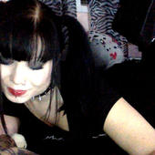 Livingd3adgrrl 的头像