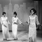 The_Supremes_1966.jpeg