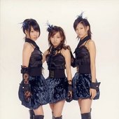 板野友美・佐藤夏希・宮澤佐江