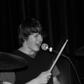 Lukas Schenk (Drums, Back Vocals)
