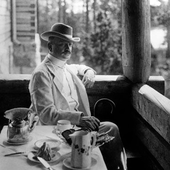 Jean Sibelius at his home in Finland in 1907