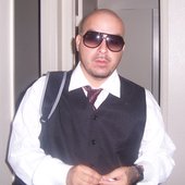Kautious Getting Ready For The \"Red Eye Mixtape\" Photoshoot #GrownManSwag Witha \"Gucci Glasses\"