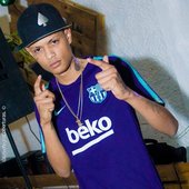 DJ 2F