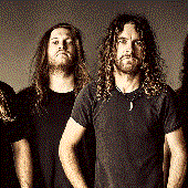 Airbourne-foto-4-2019-Travis-Shinn-rockzone-1021x488.gif