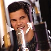 Taylor Lautner