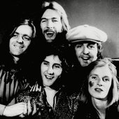 paul-mccartney-wings-1972-billboard-1548.jpg