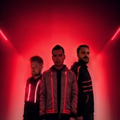 RAIZER_NEW_SMALL-640x1024.jpg