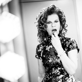 Sandra Bernhard
