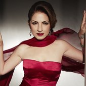 2015-05-21-1432186537-2941148-20121213_Gloria_Estefan_451.jpg