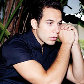 Skylar Astin