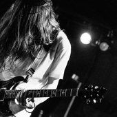 pale live