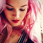 Joss Stone pink hair (2017)