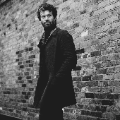 Doyle-Bramhall-II-press-photo-by-Hanna-Evensen-2018-billboard-1548x1024px.png