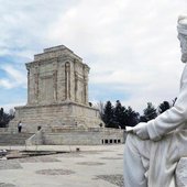   ابوالقاسم فردوسی طوسی