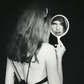 julia fox