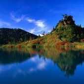 Blue sky blue water green hills Веда Радио