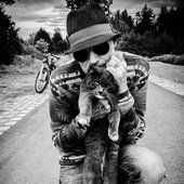 Johan Edlund with cat (2016)