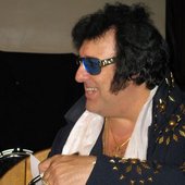 bigeelvis2.jpg